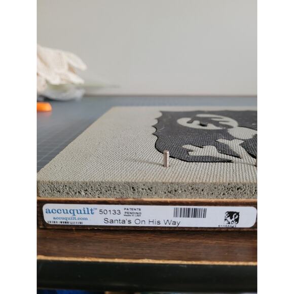 AccuQuilt die santas on his way stacie Michel 50133 for Studio or grandemark - Picture 2 of 4